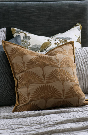 Bianca Lorenne - Furaito Cushion - Hazel/Antique Gold